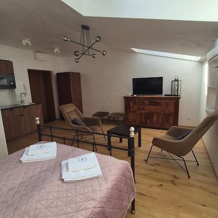 Aparthotel Miodowa 25 Краков Экстерьер фото